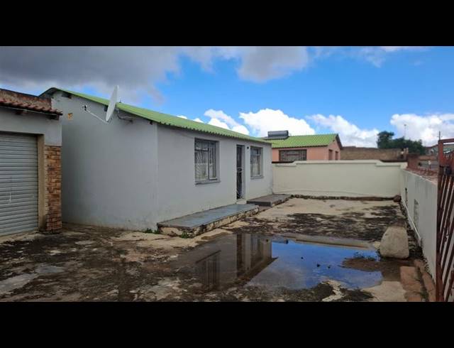 2 BEDROOM HOUSE FOR SALE IN SOSHANGUVE K
